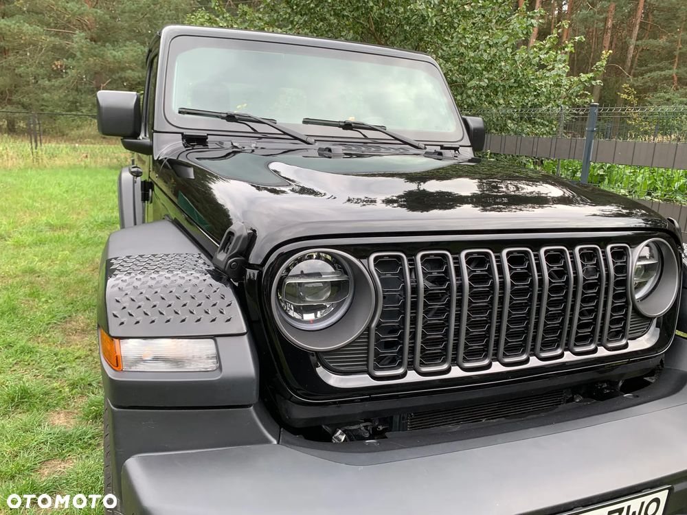Jeep Wrangler - 1