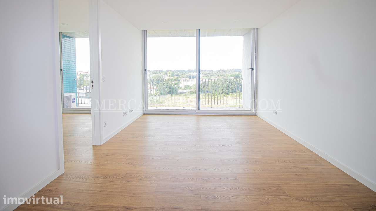 Apartamento T1, lugar de garagem, elevador e piscina - Grande imagem: 5/21