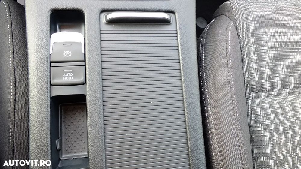 Volkswagen Passat 2.0 TDI SCR DSG Comfortline - 16