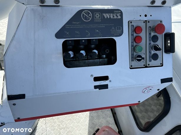 Land Rover Defender - 30