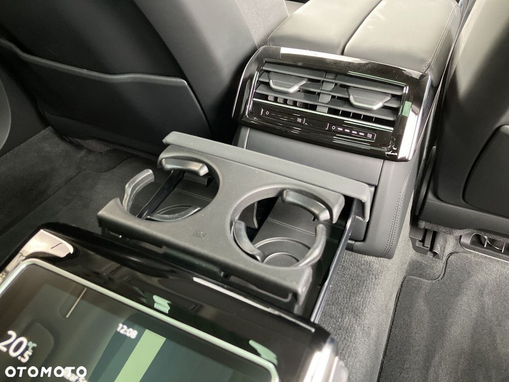 Audi A8 - 40
