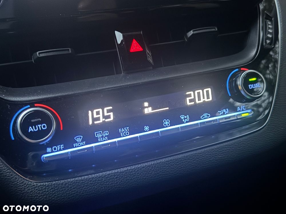 Toyota Corolla 1.8 Hybrid GPF Comfort - 24