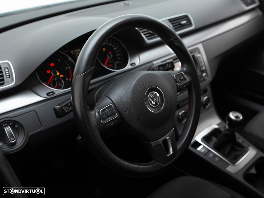 VW Passat Variant - 15