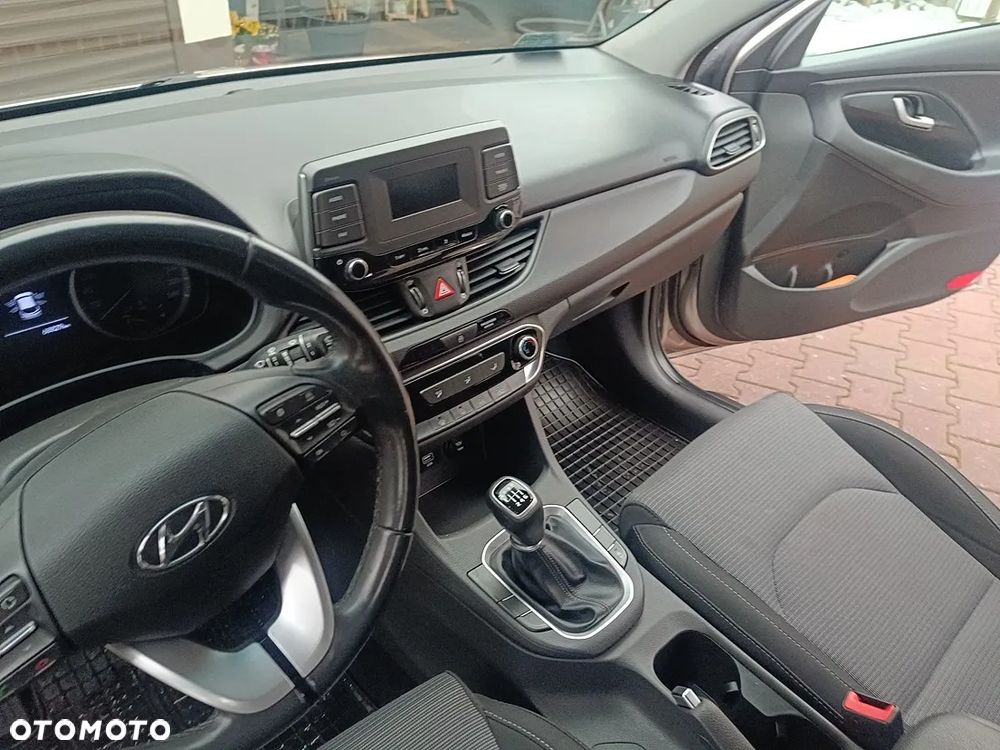 Hyundai i30 1.4 Premiere Comfort - 16