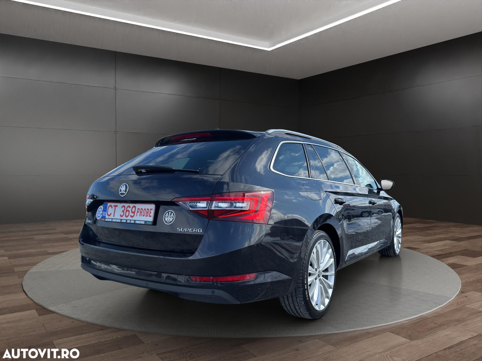 Skoda Superb 2.0 TDI DSG Style - 3
