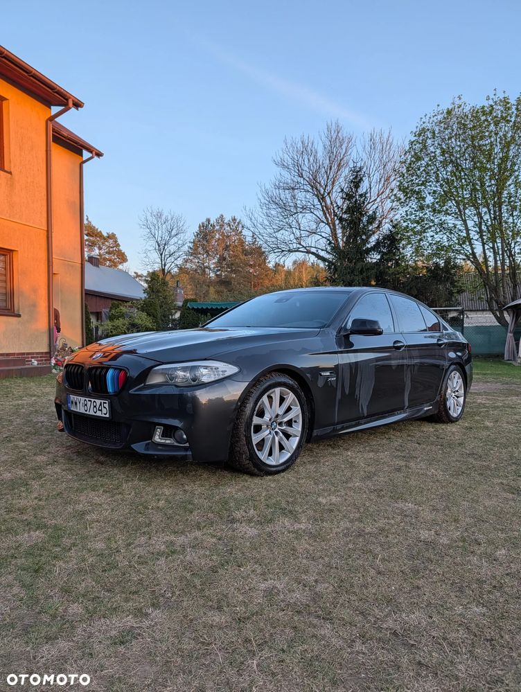 BMW Seria 5 550i - 9