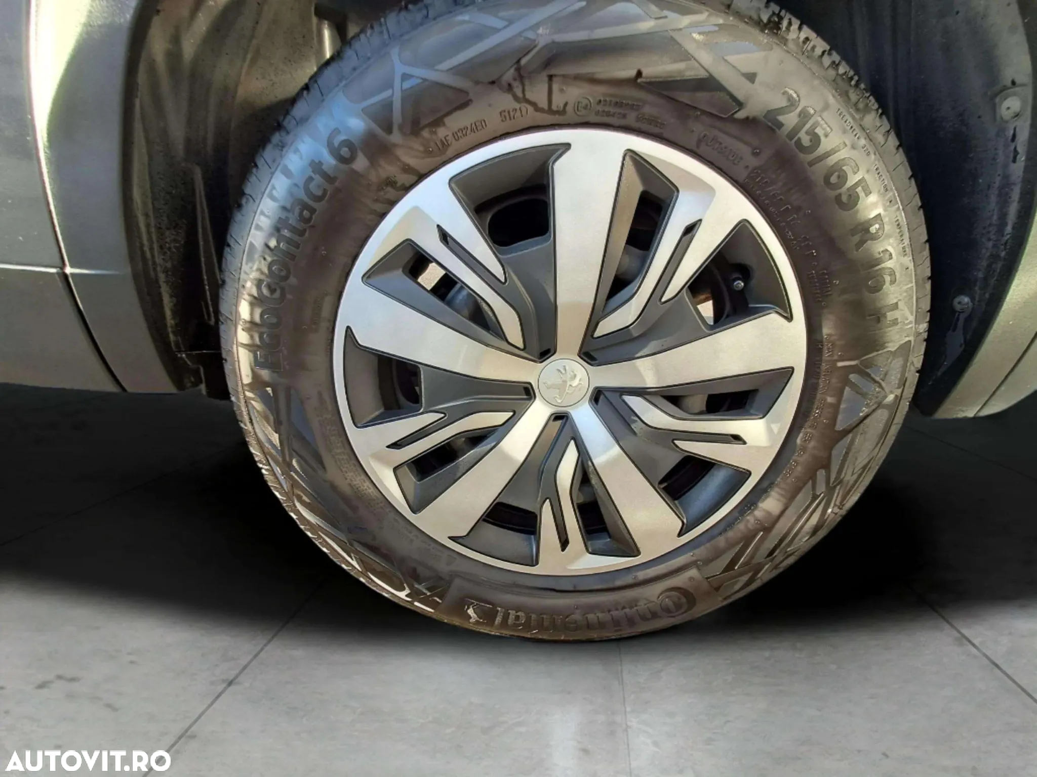 Peugeot 2008 1.2 L PureTech STT Active - 15