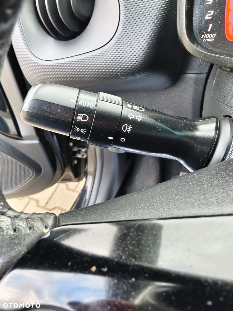 Citroën C1 VTi 72 SHINE - 25