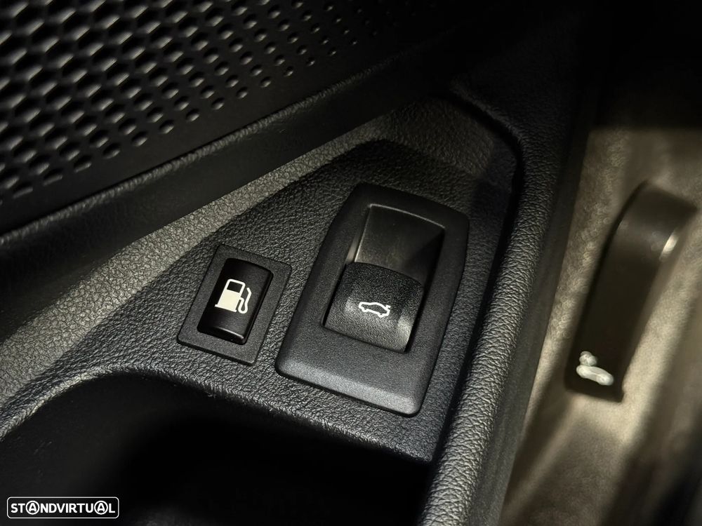 BMW 320 e Aut. M Sport - 26