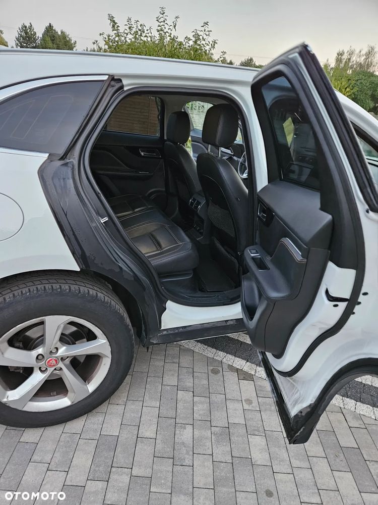 Jaguar F-Pace 2.0 i4P AWD Prestige - 23