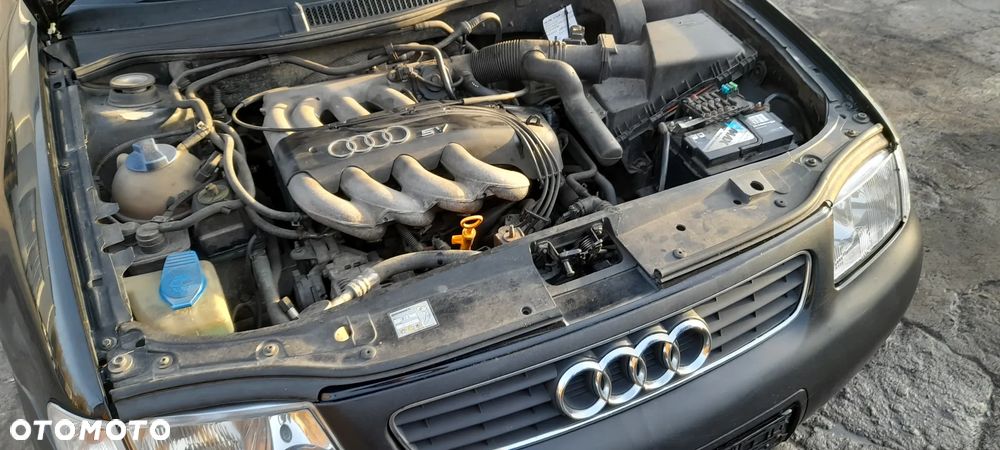 zderzak tylny  AUDI A3 8L - 8