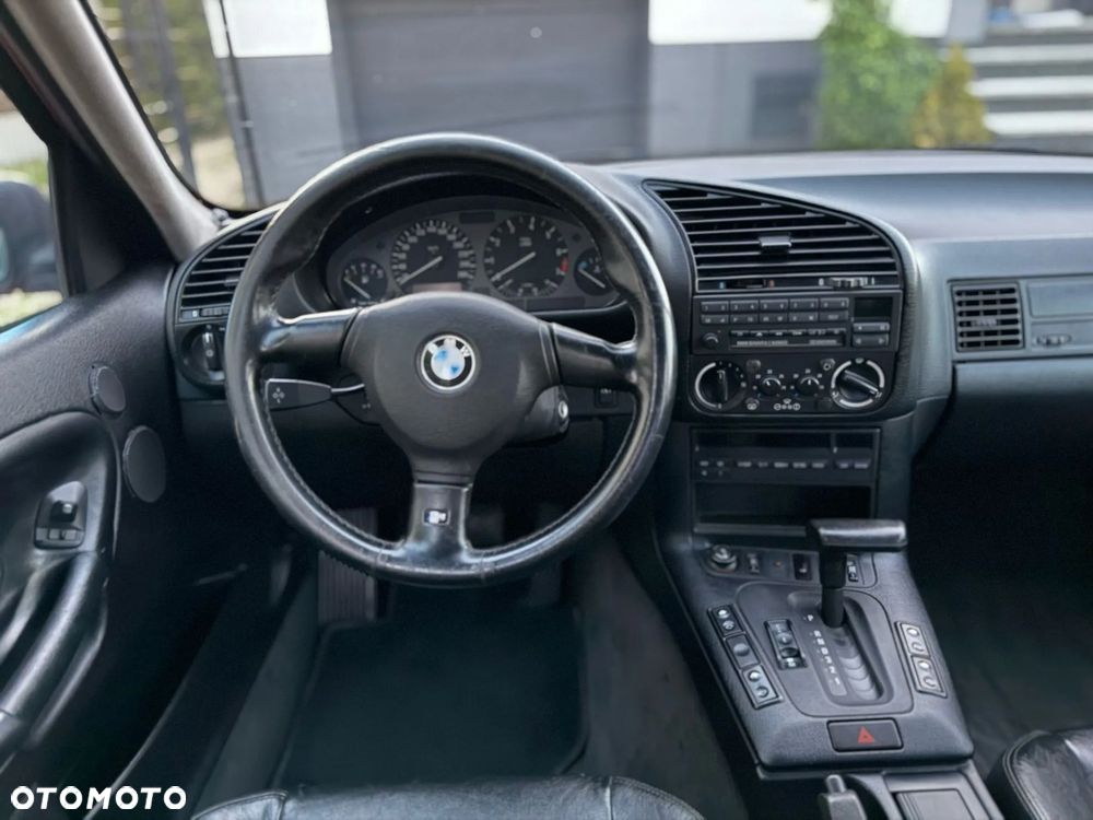 BMW Seria 3 325i - 8
