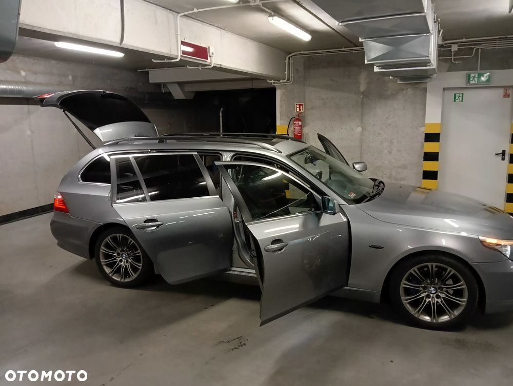 BMW Seria 5 525d Touring - 15