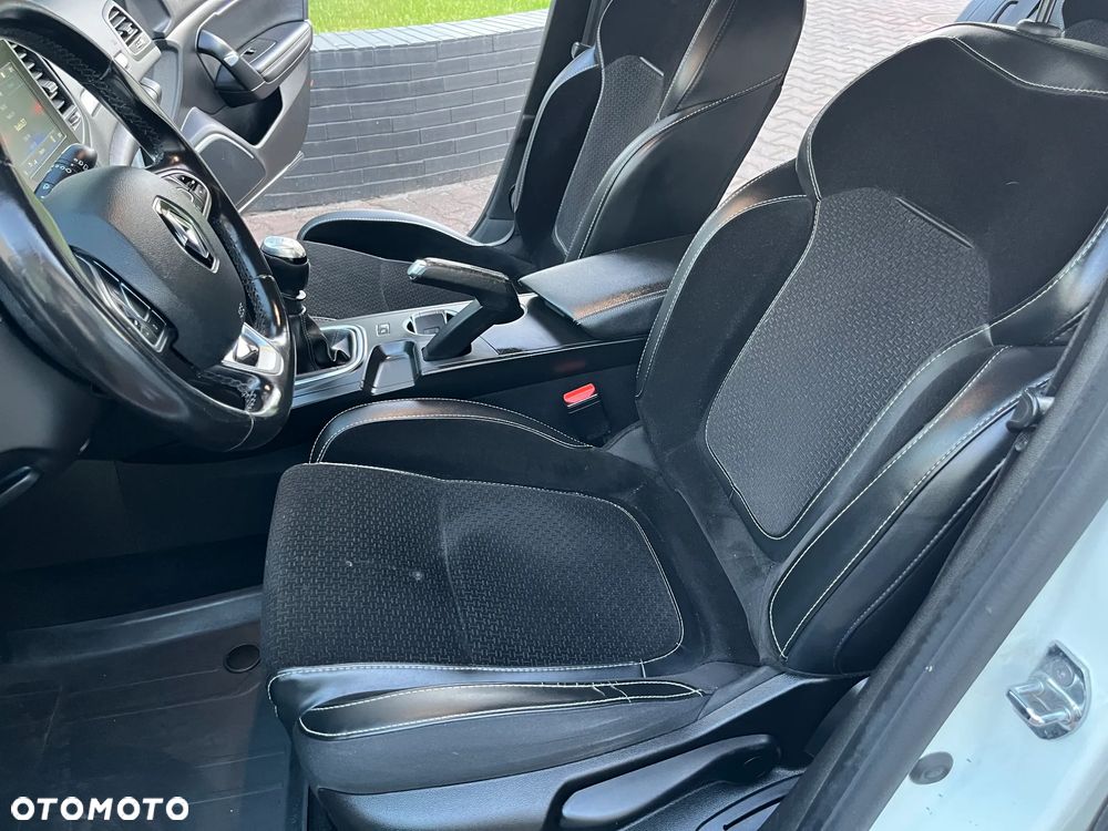 Renault Megane 1.5 Blue dCi Intens - 17