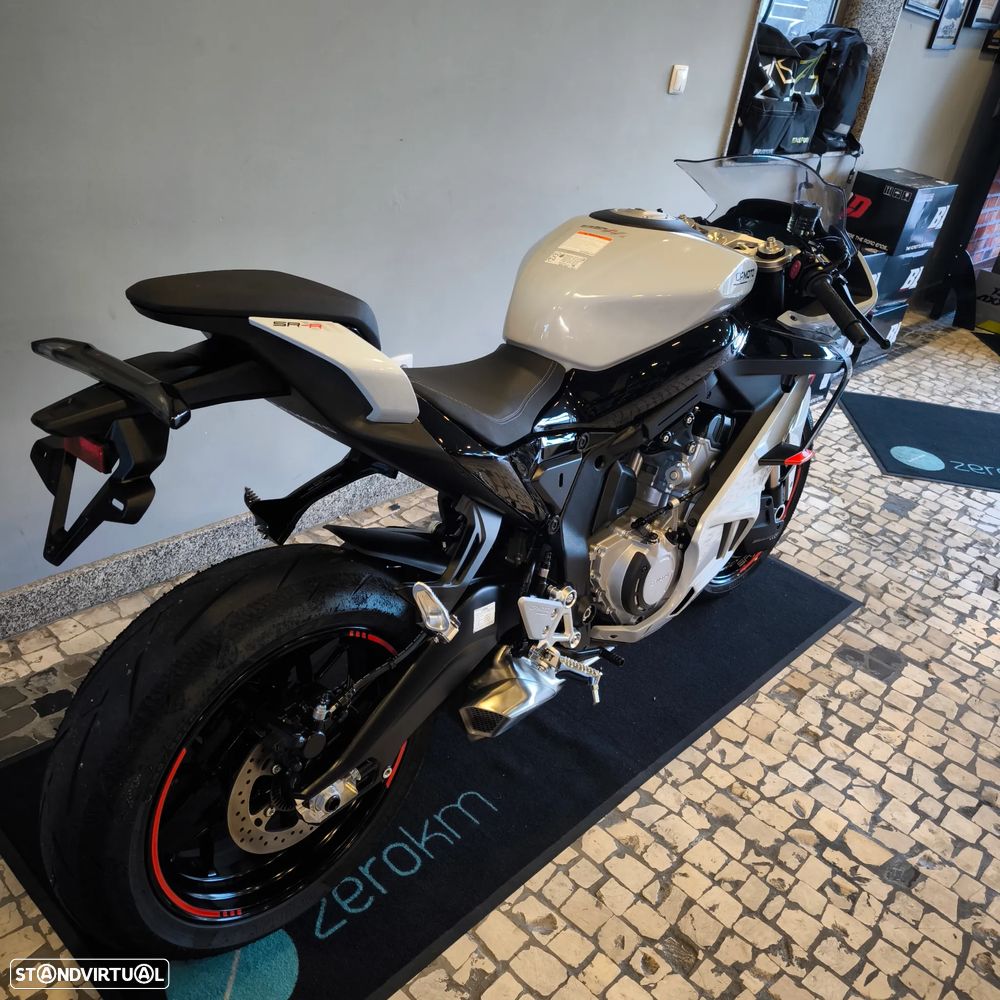 CF Moto 675SR-R - 4