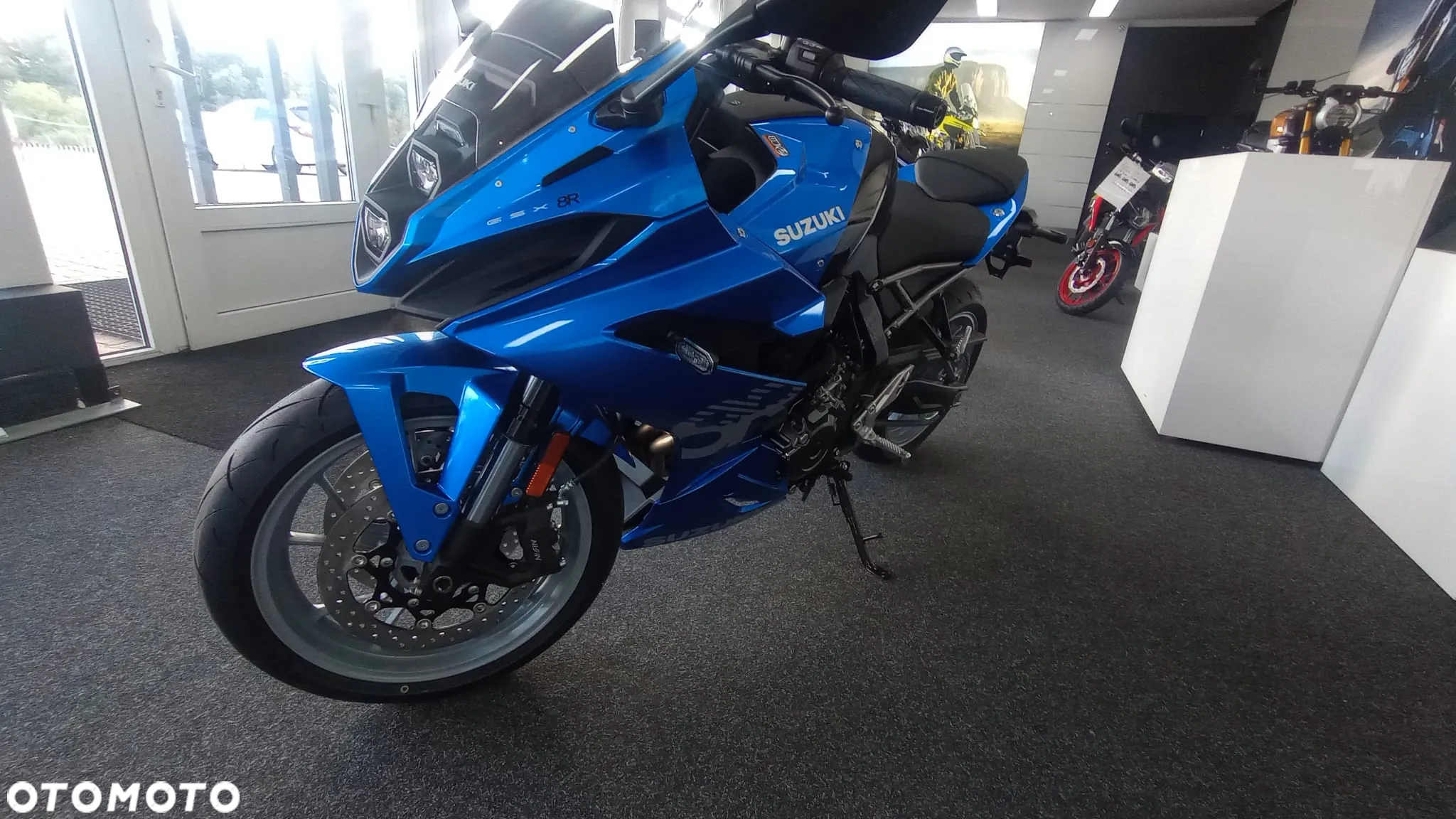 Suzuki GSX - 6