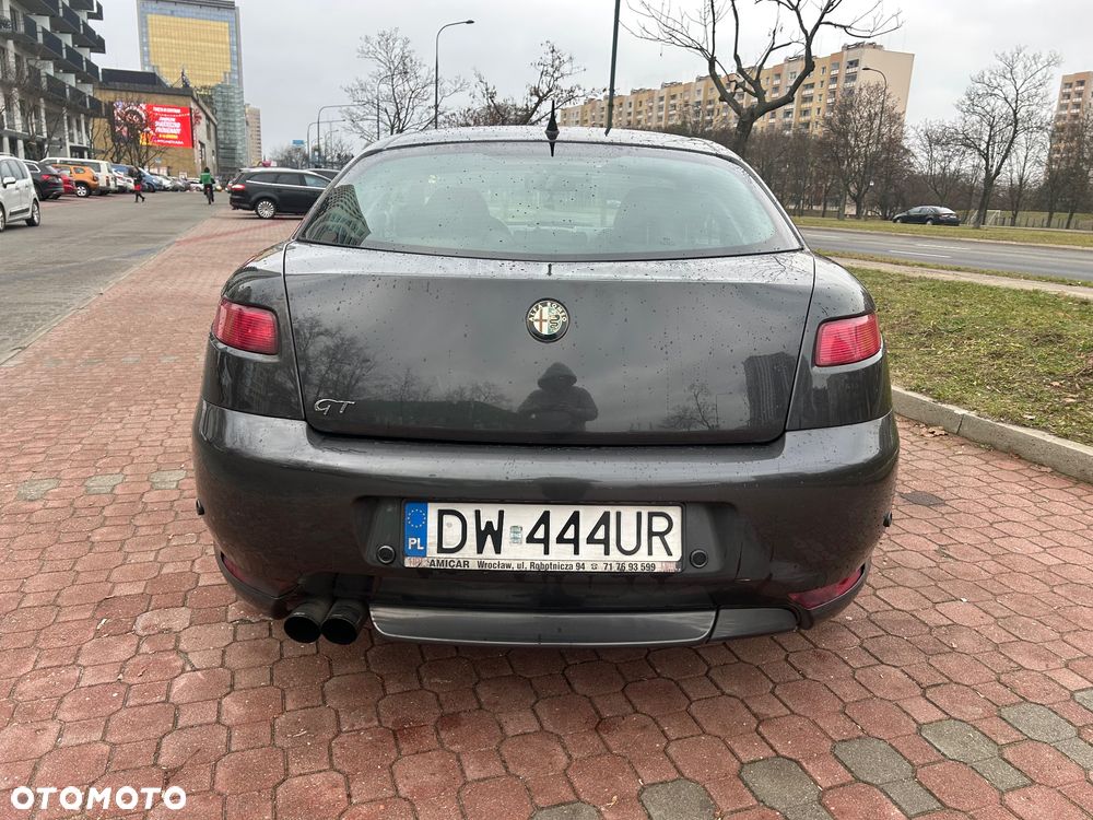 Alfa Romeo GT 1.9 JTD M-Jet Distinctive - 5