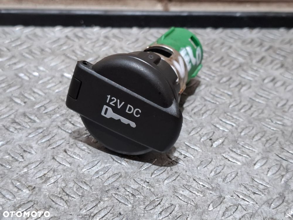 Gniazdo zapalniczki Iveco Daily 2018 rok cena za sztukę - 3