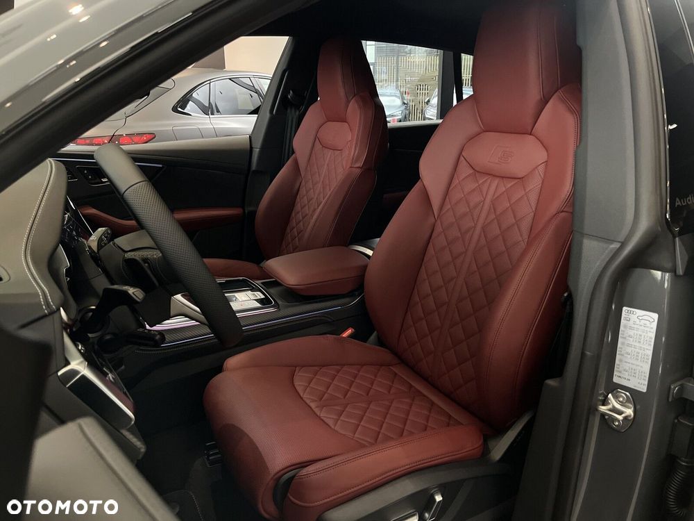 Audi SQ8 - 32