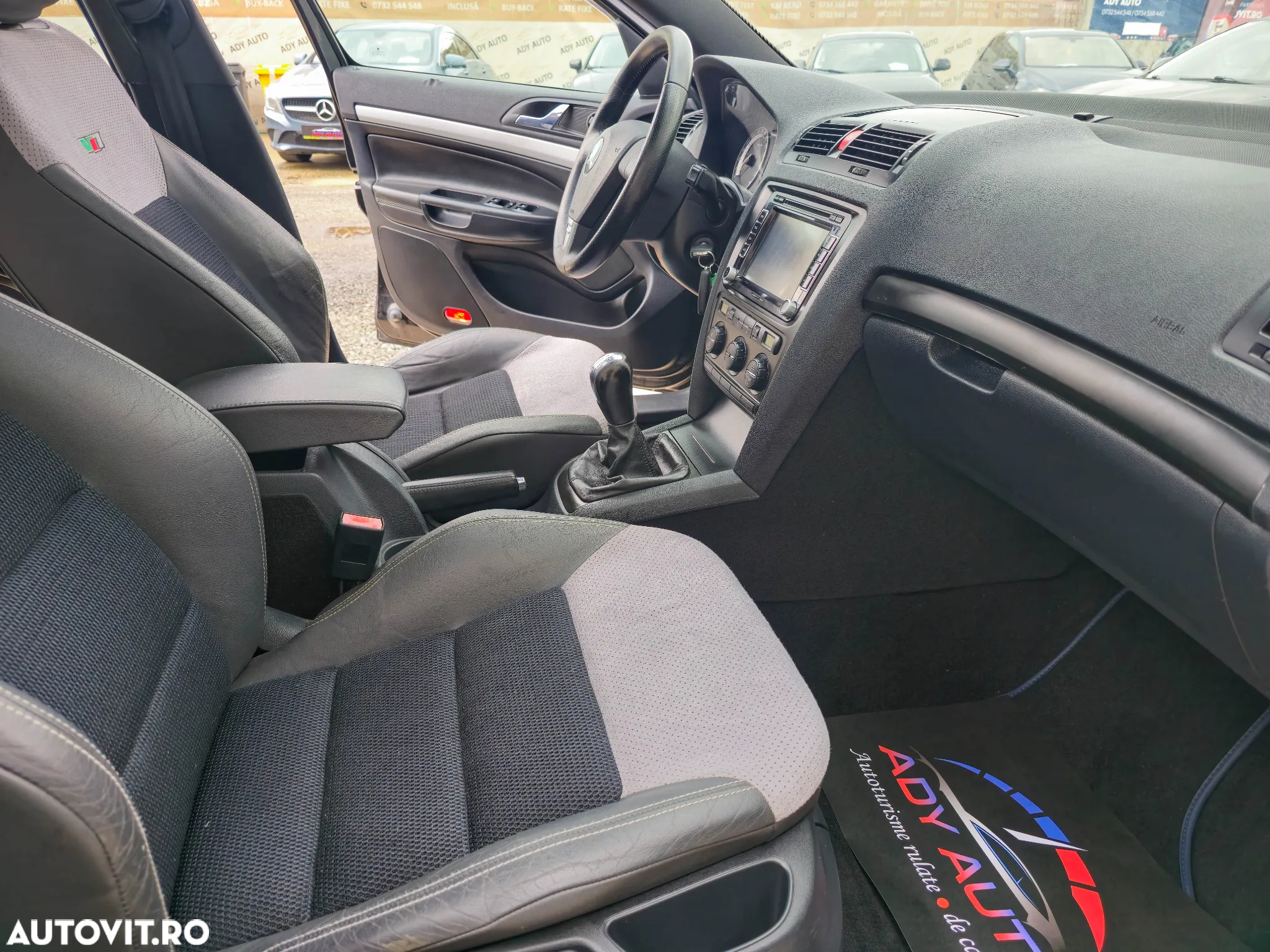Skoda Octavia Combi 2.0 TFSI RS - 16