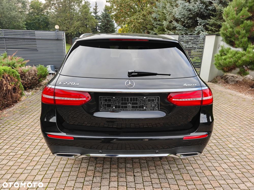 Mercedes-Benz Klasa E 220 d 4Matic 9G-TRONIC AMG Line - 28