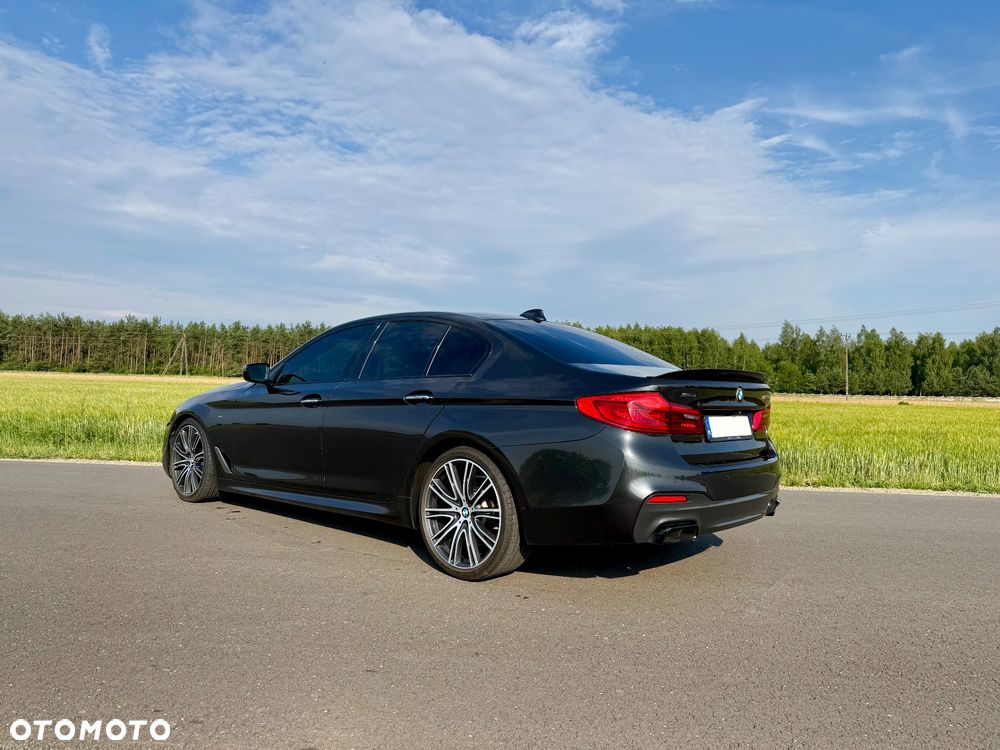 BMW Seria 5 M550i xDrive - 4