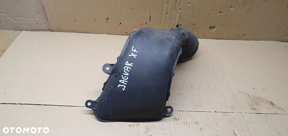 Wlot kanał dolot powietrza Jaguar XF X250 2.7 TDV6 8X23-9A673-AB - 2