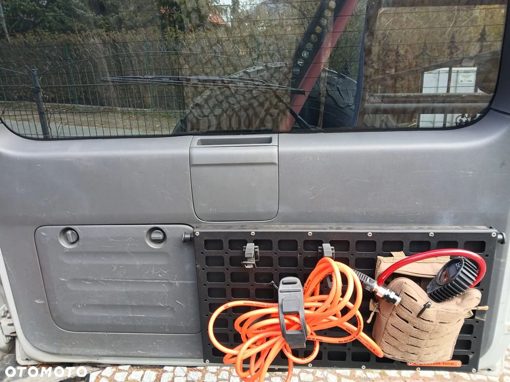 Toyota Land Cruiser - 10