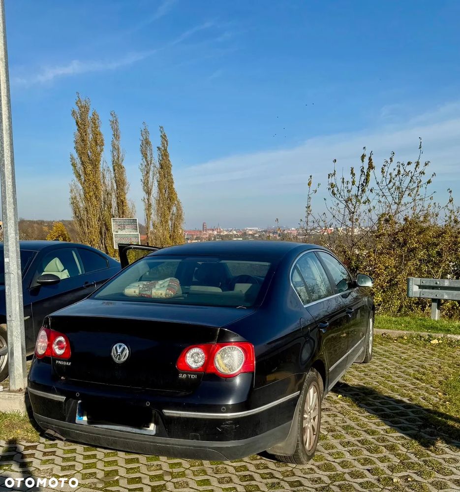 Volkswagen Passat 2.0 TDI Comfortline DSG - 13