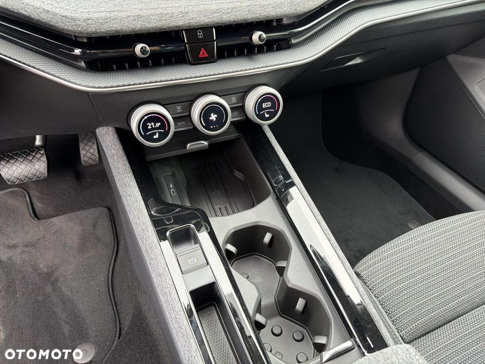 Skoda Superb 1.5 TSI Plug-in Hybrid Drive DSG - 14