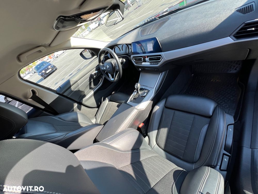 BMW Seria 3 320i AT - 10