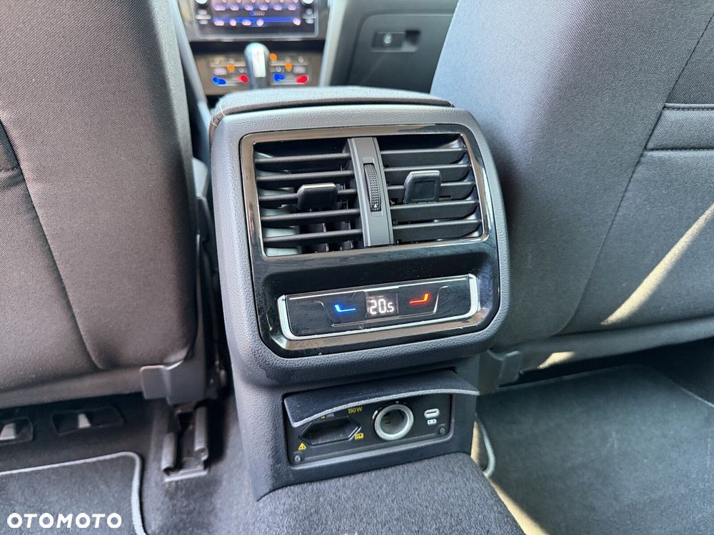 Volkswagen Passat - 35