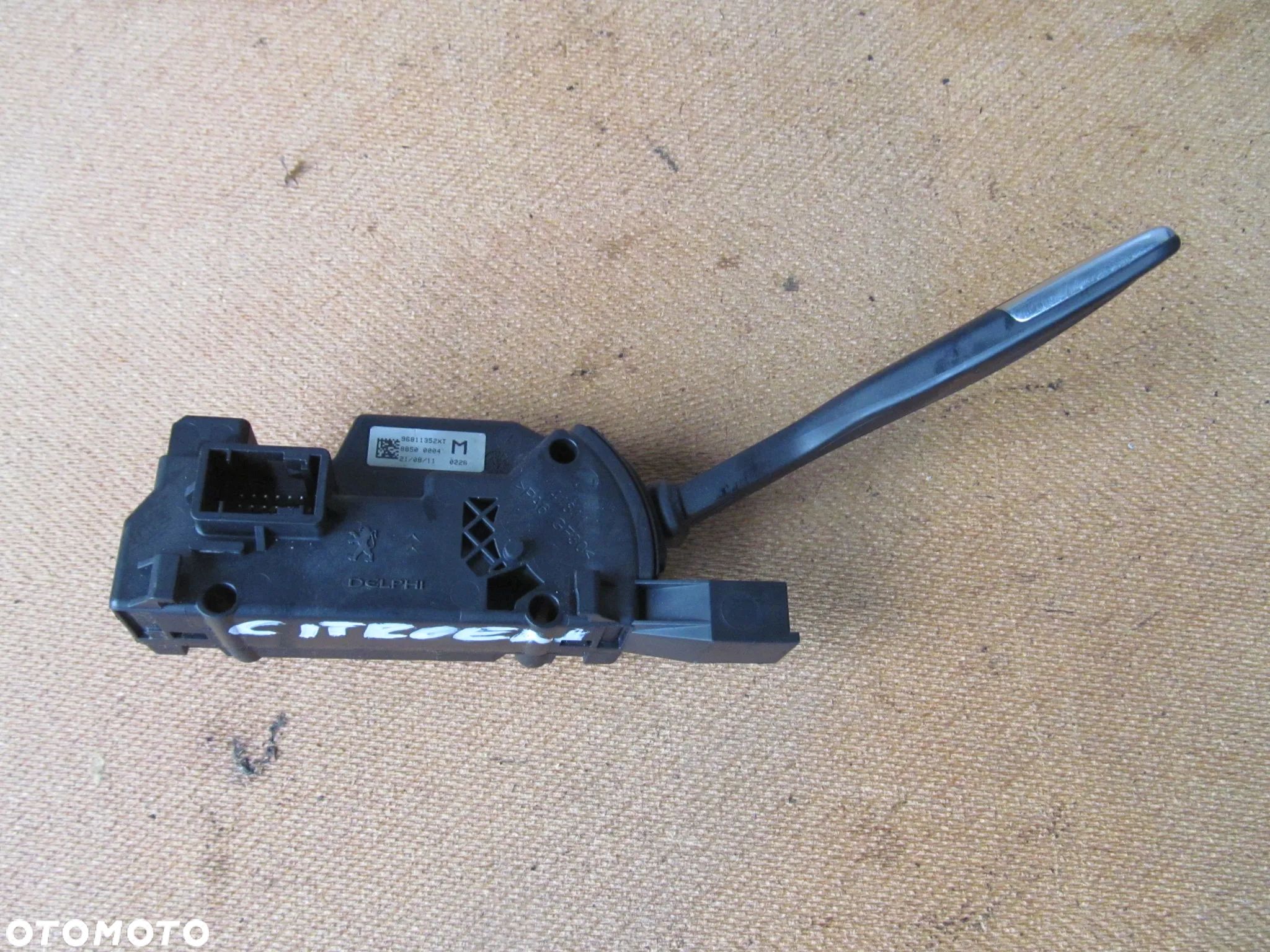 dźwignia zmiany bieów  do Citroen C4 picasso 2,0d 2011 - 1