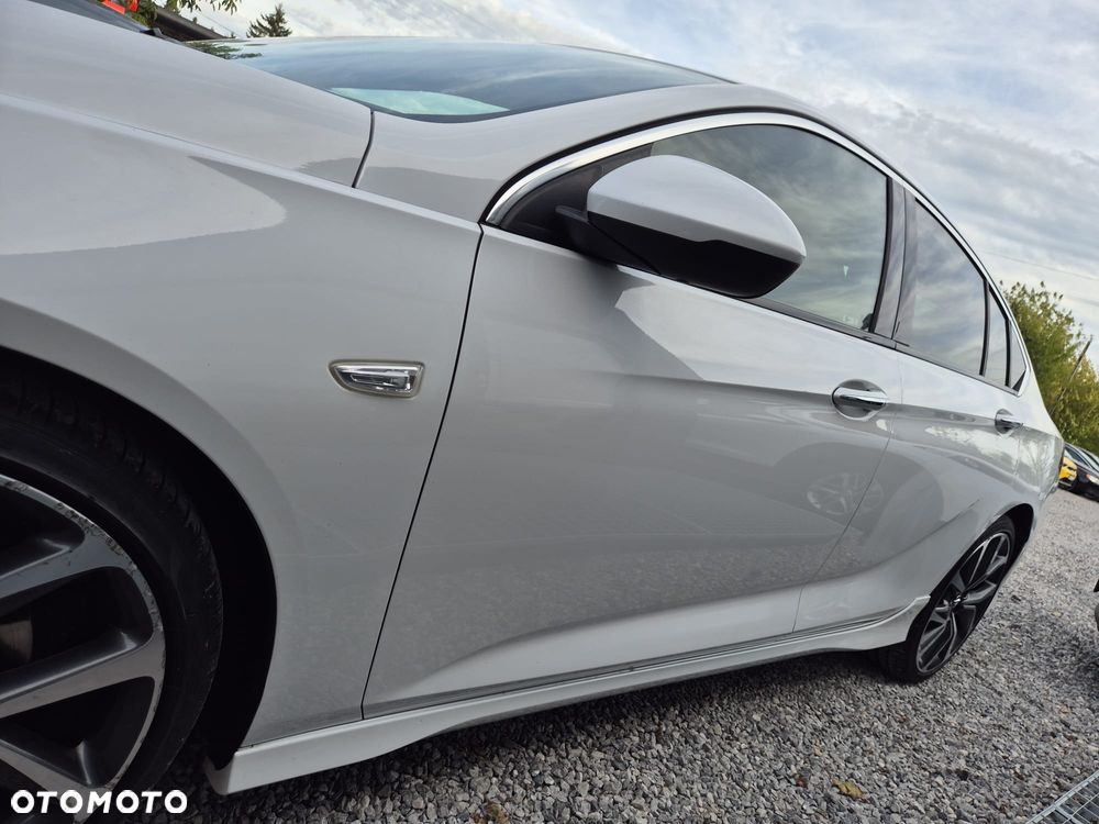 Opel Insignia Sport2.0 Direct InjTurbo 4x4 GSI - 23