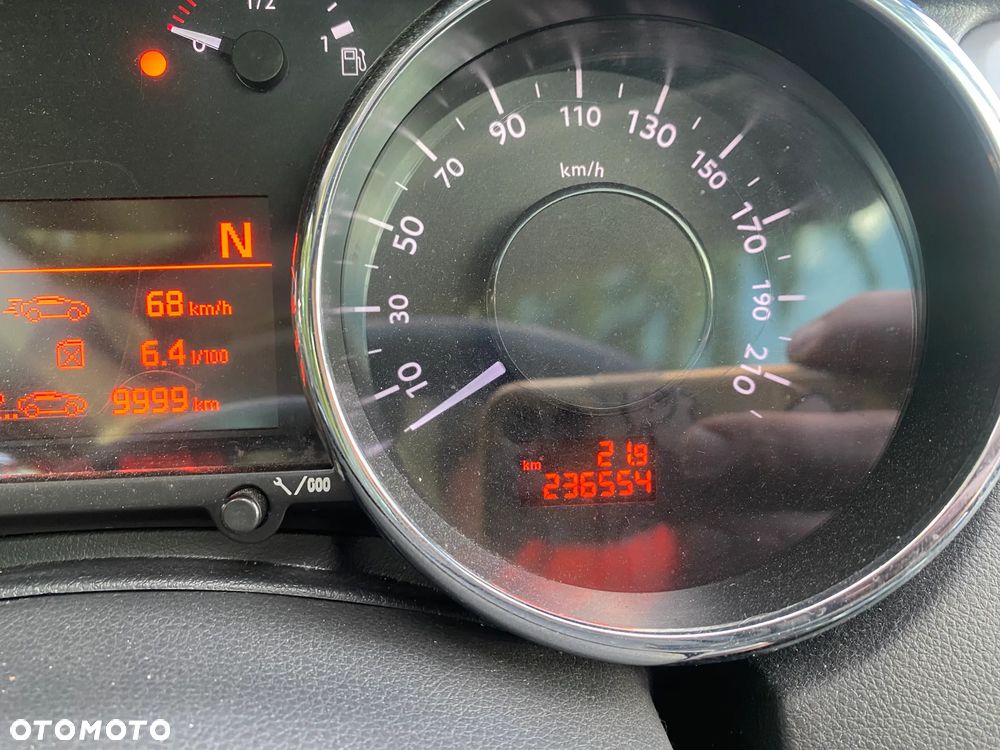 Peugeot 5008 e-HDI FAP 115 EGS6 Stop&Start Allure - 21