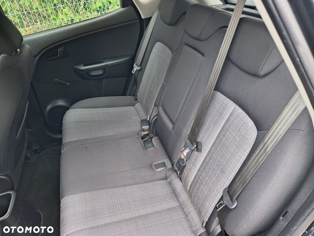 Kia Venga - 5