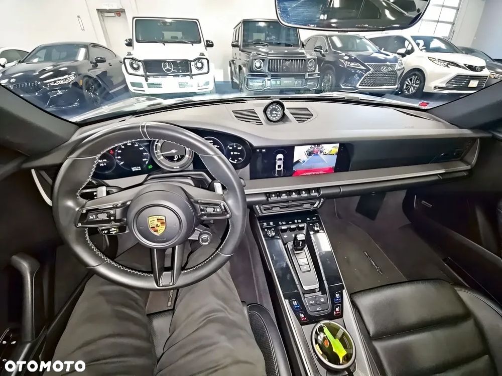 Porsche 911 Carrera - 6