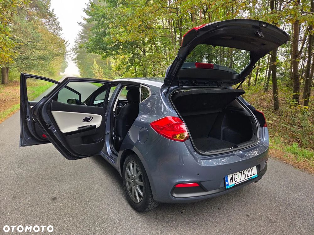 Kia Ceed 1.6 GDI SW DCT Platinum Edition - 15