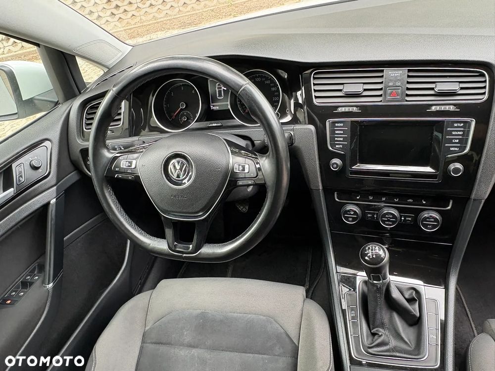 Volkswagen Golf 1.6 TDI Highline - 9