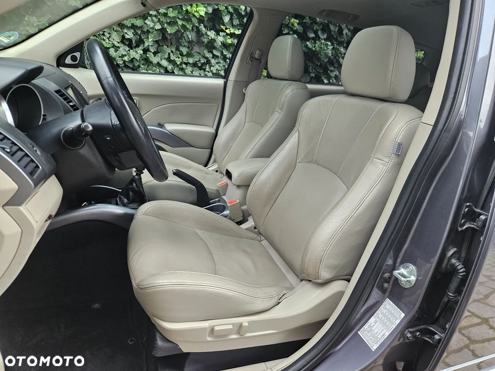 Mitsubishi Outlander 2.2 DI-D 4WD Intense - 10