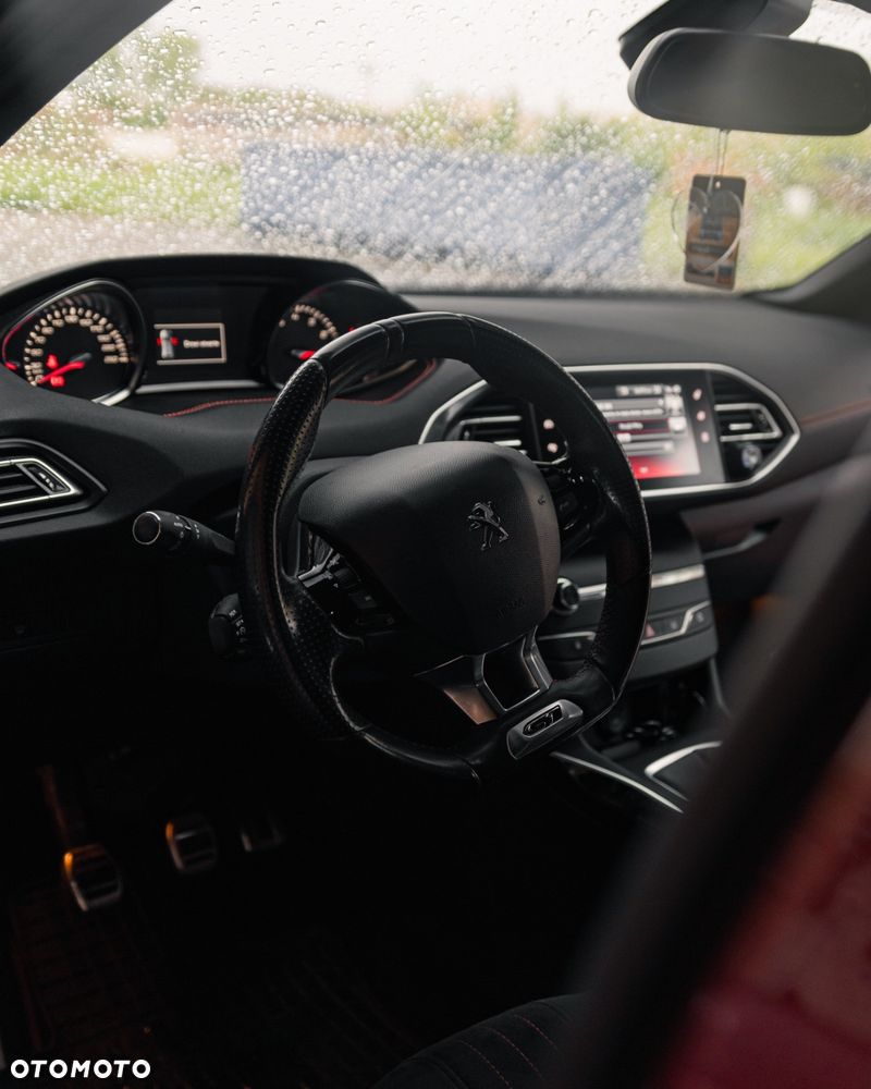 Peugeot 308 1.6 e-THP GT S&S - 12