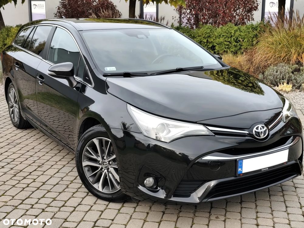 Toyota Avensis 2017 photo 2