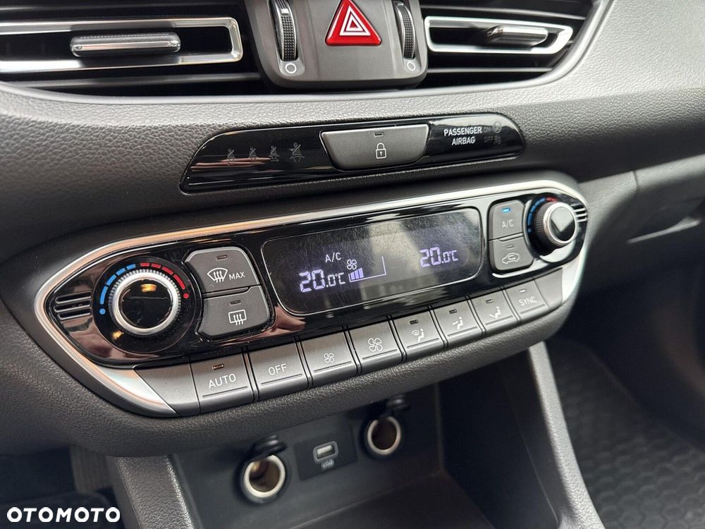 Hyundai i30 1.5 DPI Smart - 30