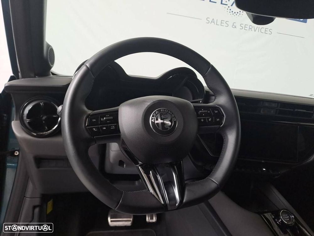 Alfa Romeo Junior 54 kWh Intensa - 12