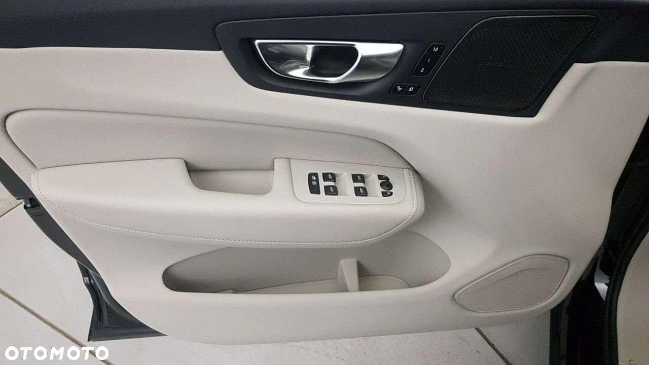 Volvo XC 60 - 23
