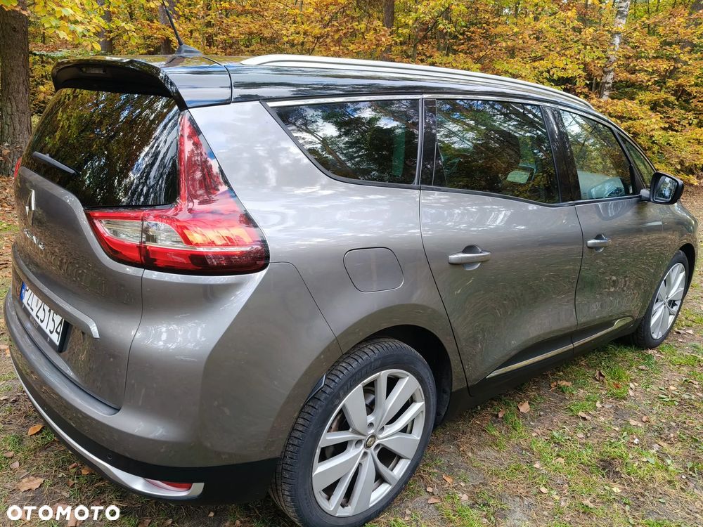 Renault Grand Scenic - 10