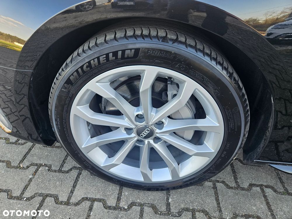 Audi A4 Avant 40 TFSI S tronic - 11