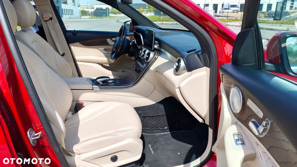 Mercedes-Benz GLC 300 4Matic 9G-TRONIC Exclusive - 20