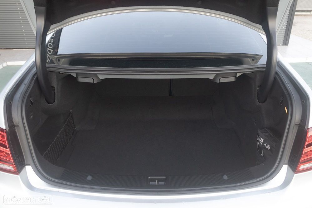 Mercedes-Benz E 220 CDi BlueEfficiency Auto - 22