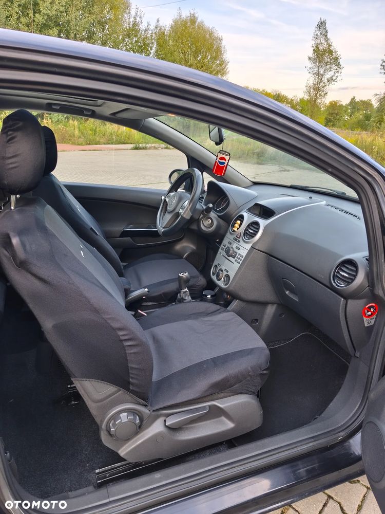 Opel Corsa 1.4 16V Enjoy - 10